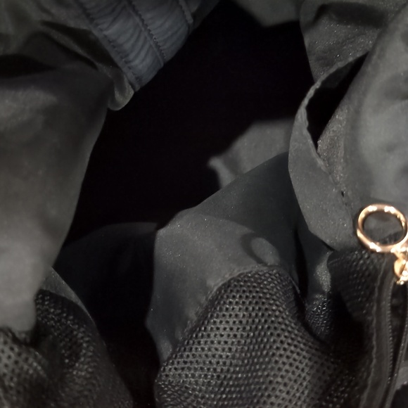 LULULEMON On My Level Bag  in Black - Picture 10 of 10